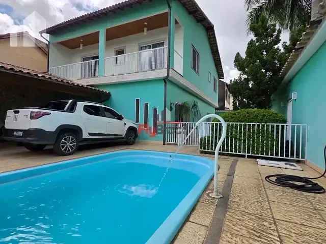 Casa com 260m² 4 quartos e 5 banheiros, à venda, no bairro Santa Eugênia em Nova Iguaçu