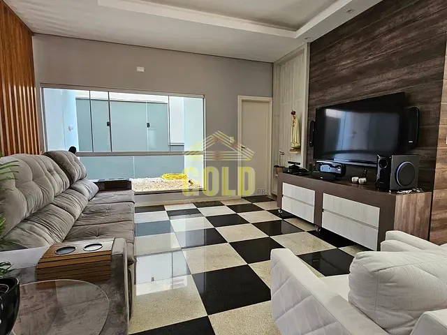 Casa com 330m² 4 quartos e 2 banheiros, à venda, no bairro Operária em Londrina