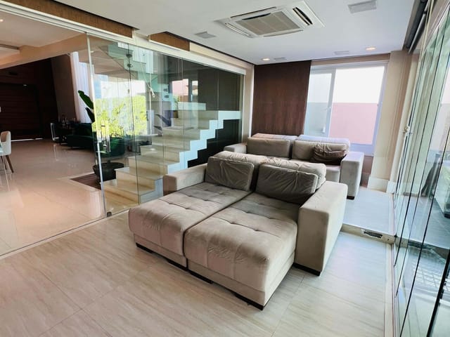 Casa 4 quartos e 6 banheiros, à venda, no bairro Aruana em Aracaju