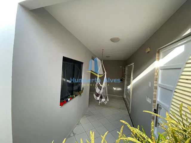 Casa 3 quartos e 2 banheiros, à venda, no bairro Zabelê em Vitória da Conquista