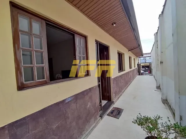Casa com 224m² 6 quartos e 3 banheiros, à venda, no bairro Centro em Taubaté