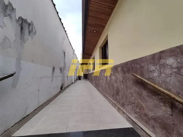 Casa com 224m² 6 quartos e 3 banheiros, à venda, no bairro Centro em Taubaté