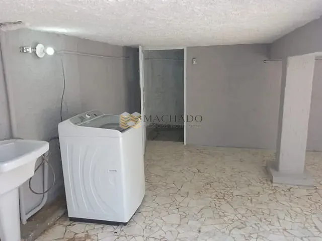 Casa 4 quartos e 1 banheiro, à venda, no bairro Vila Rio Branco em Jundiaí
