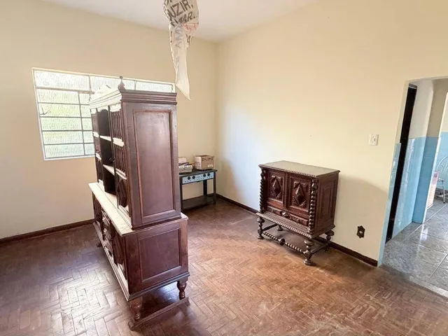 Casa com 430m², à venda, no bairro Santa Helena (Barreiro) em Belo Horizonte