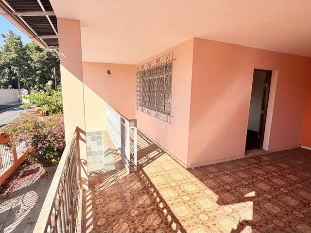 Casa com 430m², à venda, no bairro Santa Helena (Barreiro) em Belo Horizonte