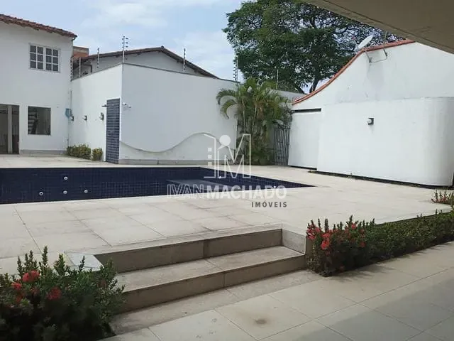 Casa com 950m² 4 quartos e 4 banheiros, à venda, no bairro Pontal de Camburi em Vitória