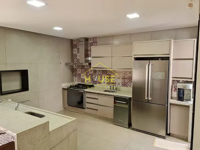 Casa com 324m² 3 quartos e 4 banheiros, à venda, no bairro Parque Residencial do Lago em Votuporanga