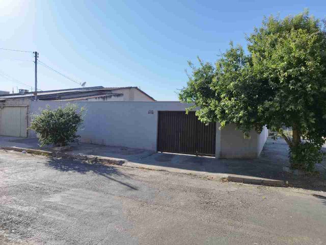 Casa 2 quartos e 2 banheiros, à venda, no bairro Residencial Ville de France em Goiânia