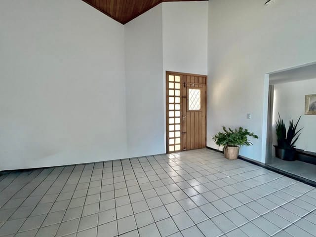 Casa com 494m² 3 quartos e 5 banheiros, à venda, no bairro Farolândia em Aracaju