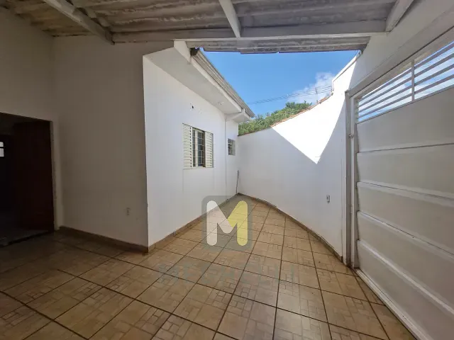 Casa com 250m² 2 quartos e 2 banheiros, para alugar, no bairro Jardim Dom Pedro I em Serrana