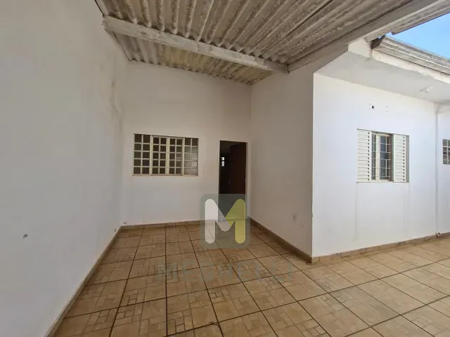 Casa com 250m² 2 quartos e 2 banheiros, para alugar, no bairro Jardim Dom Pedro I em Serrana