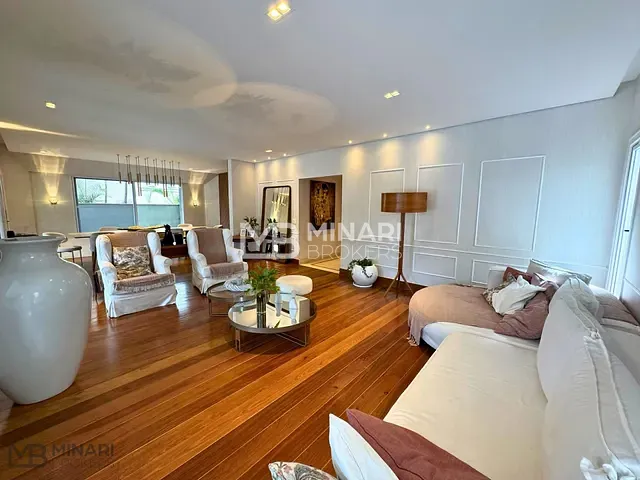 Casa com 600m² 4 quartos e 7 banheiros, à venda, no bairro Alphaville em Santana de Parnaíba