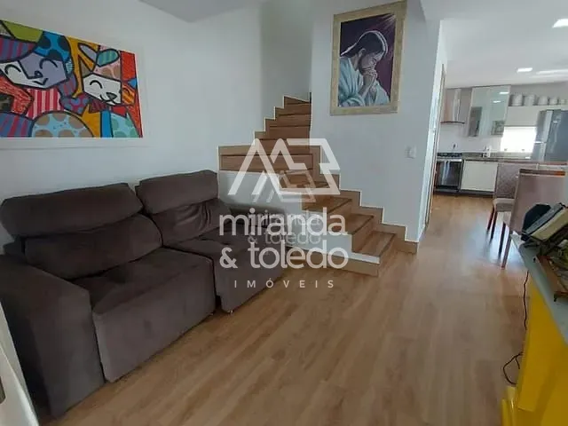 Casa com 140m² 2 quartos e 3 banheiros, à venda, no bairro Santa Mônica em Guarapari