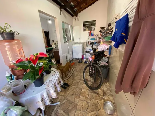 Casa com 250m² 4 quartos e 3 banheiros, à venda, no bairro Jardim Santa Cecília em Botucatu