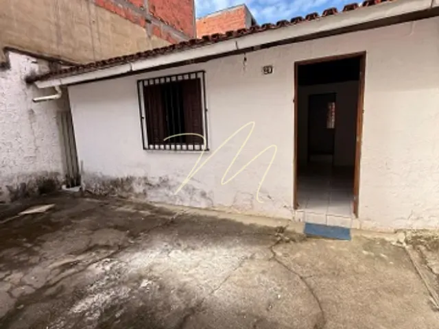 Casa 2 quartos e 2 banheiros, à venda, no bairro Hernani Sá em Ilhéus