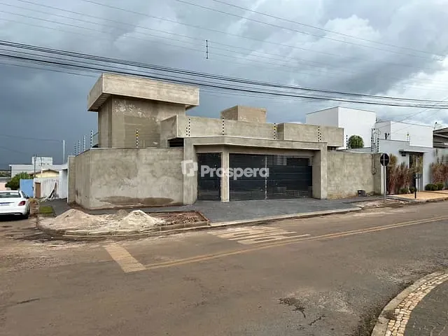 Casa 3 quartos e 3 banheiros, à venda, no bairro Parque Brasília 2ª Etapa em Anápolis