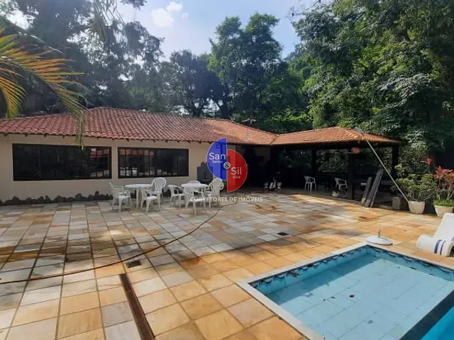 Casa 5 quartos e 4 banheiros, à venda, no bairro Monte Oliveti em Guapimirim