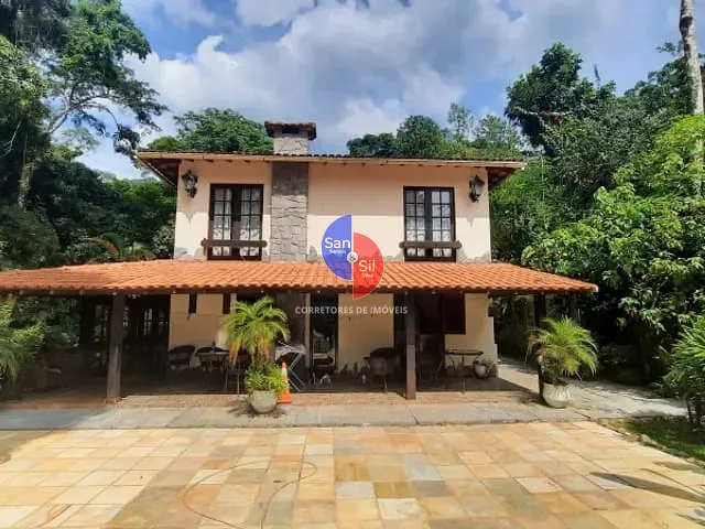 Casa 5 quartos e 4 banheiros, à venda, no bairro Monte Oliveti em Guapimirim