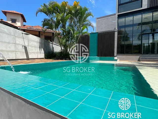 Casa com 1250m² 5 quartos e 8 banheiros, à venda, no bairro Barra da Tijuca em Rio de Janeiro