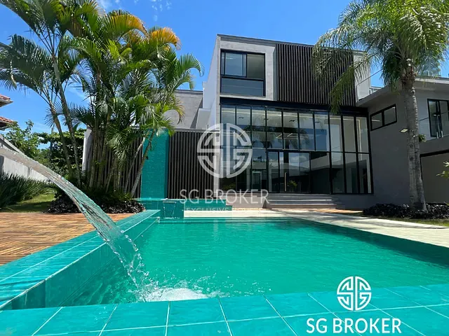 Casa com 1250m² 5 quartos e 8 banheiros, à venda, no bairro Barra da Tijuca em Rio de Janeiro