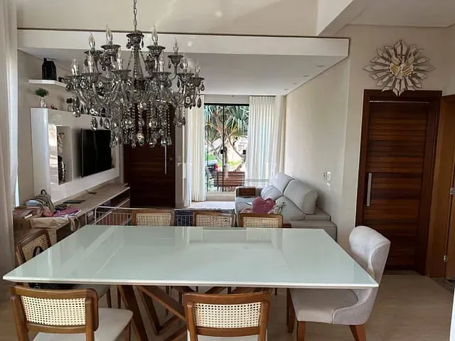 Casa com 250m² 3 quartos e 5 banheiros, à venda, no bairro Esperança em Londrina