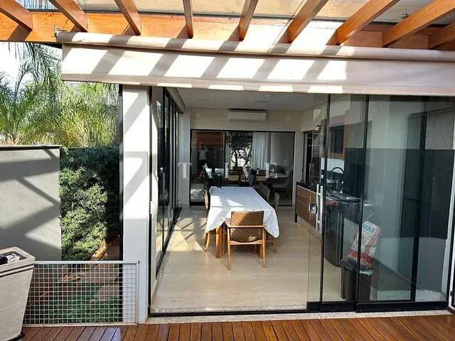 Casa com 250m² 3 quartos e 5 banheiros, à venda, no bairro Esperança em Londrina