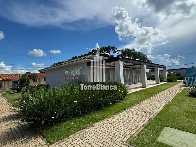 Casa com 214m² 3 quartos e 1 banheiro, à venda, no bairro Cará-Cará em Ponta Grossa