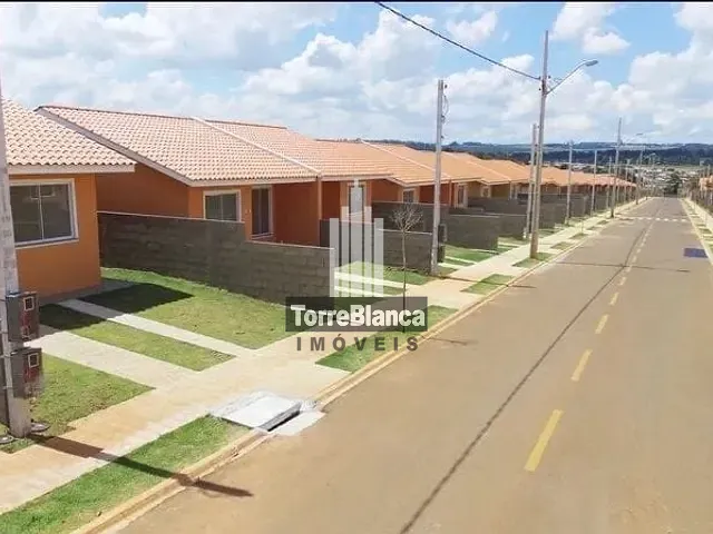 Casa com 214m² 3 quartos e 1 banheiro, à venda, no bairro Cará-Cará em Ponta Grossa