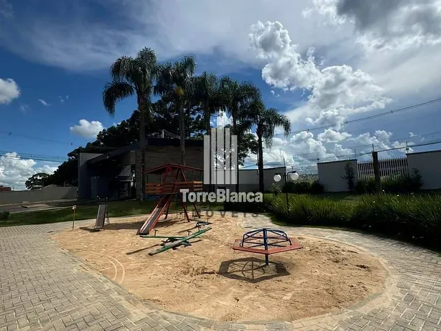 Casa com 214m² 3 quartos e 1 banheiro, à venda, no bairro Cará-Cará em Ponta Grossa