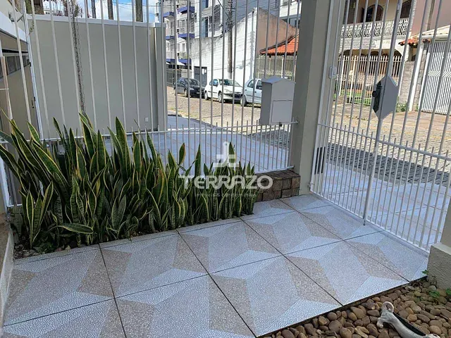 Casa 4 quartos e 3 banheiros, à venda, no bairro Jardim Primavera em Volta Redonda