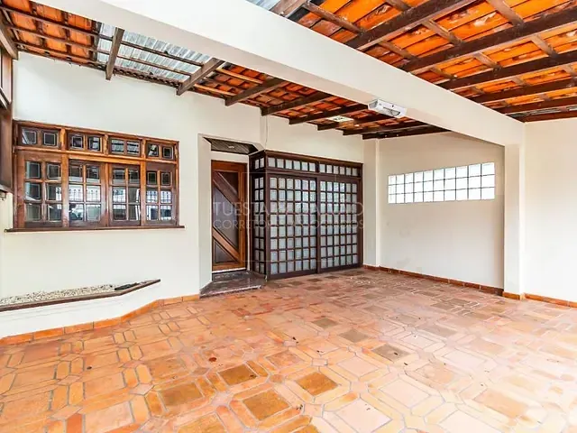 Casa com 120m² 3 quartos e 3 banheiros, para alugar, no bairro Tarumã em Curitiba