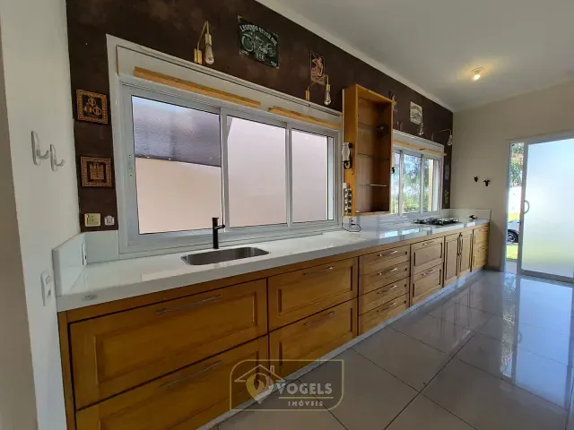 Casa com 360m² 2 quartos e 3 banheiros, para alugar, no bairro Flor da Aldeia em Holambra