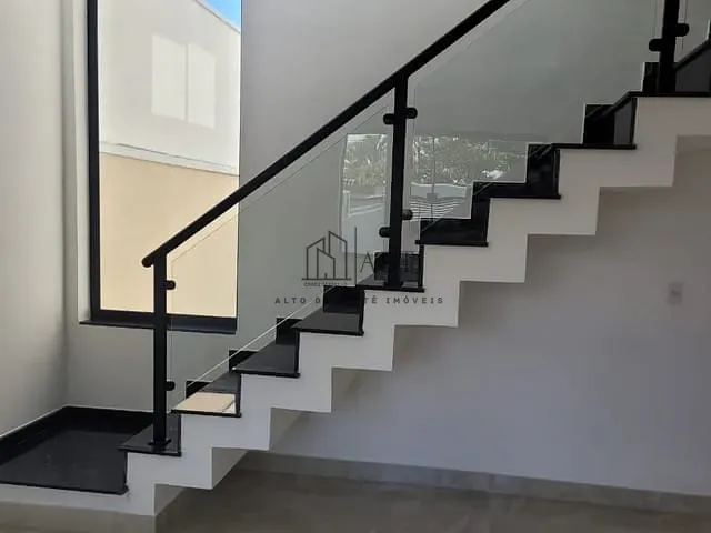 Casa 3 quartos e 1 banheiro, à venda, no bairro Jardim Cambuci em Mogi das Cruzes