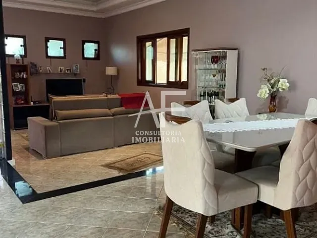 Casa com 438m² 3 quartos e 2 banheiros, à venda, no bairro Esplanada Independência em Taubaté