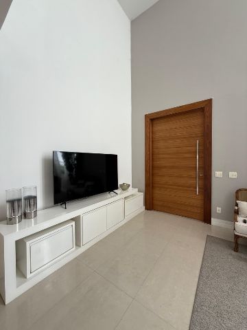 Casa com 480m² 4 quartos e 2 banheiros, à venda, no bairro Parque Califórnia em Avenida Alberto Lamego