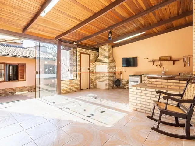 Casa com 300m² 4 quartos e 2 banheiros, à venda, no bairro Bom Princípio em Gravataí