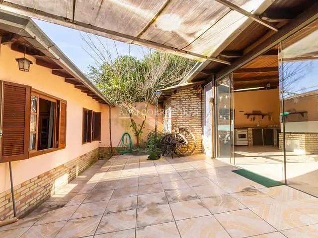 Casa com 300m² 4 quartos e 2 banheiros, à venda, no bairro Bom Princípio em Gravataí