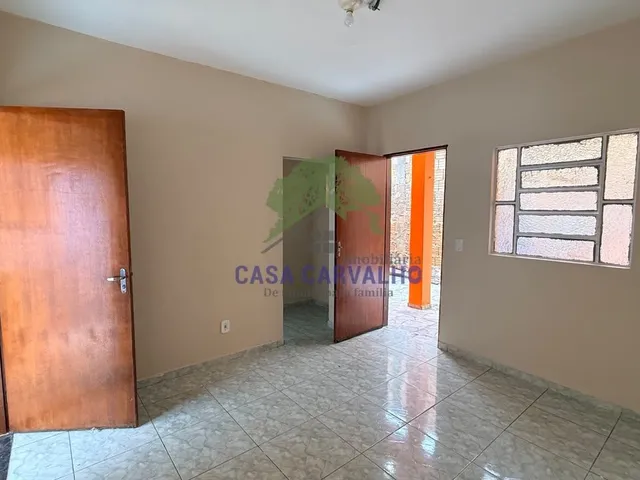 Casa 2 quartos e 1 banheiro, para alugar, no bairro Dom Bosco em Corumbá