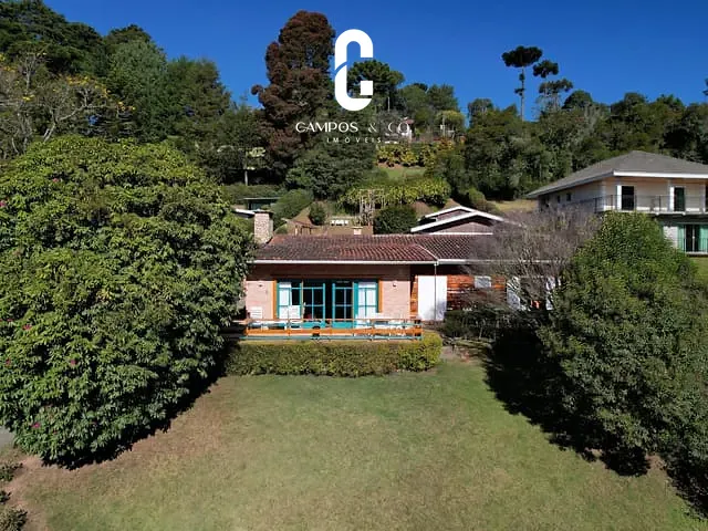 Casa com 1600m² 4 quartos e 5 banheiros, à venda, no bairro Vila Porã em Campos Do Jordão