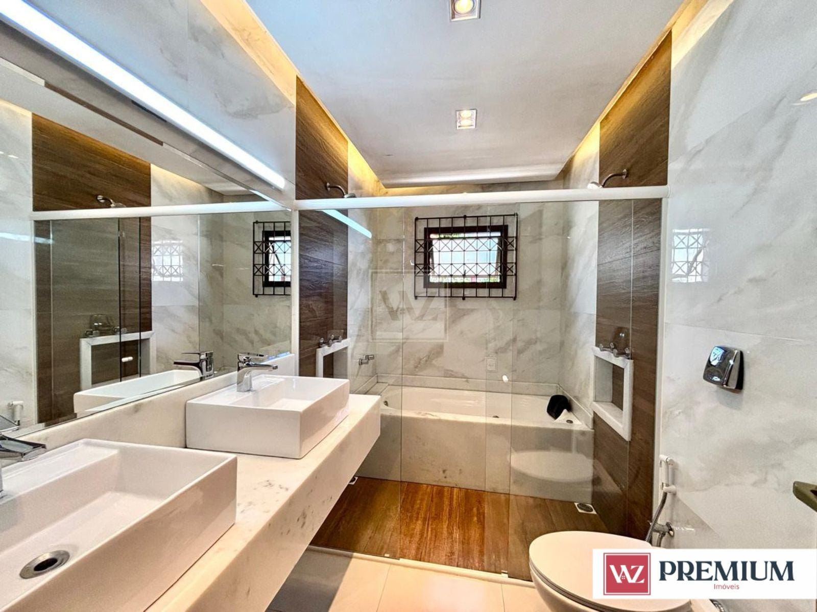 Casa à venda com 3 quartos, 10m² - Foto 43
