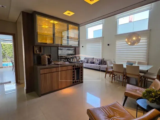 Casa com 373m² 4 quartos e 5 banheiros, à venda, no bairro Vivendas do Arvoredo em Londrina