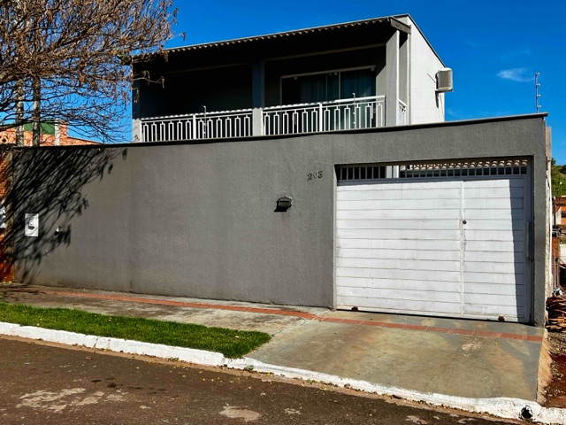 Casa com 265m² 3 quartos e 3 banheiros, à venda, no bairro Ideal em Londrina