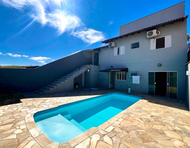 Casa com 265m² 3 quartos e 3 banheiros, à venda, no bairro Ideal em Londrina