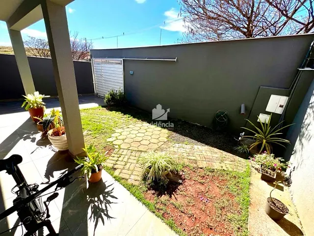 Casa com 265m² 3 quartos e 3 banheiros, à venda, no bairro Ideal em Londrina