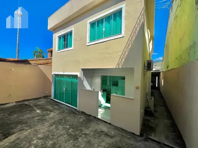 Casa com 280m² 5 quartos e 4 banheiros, à venda, no bairro Santa Eugênia em Nova Iguaçu