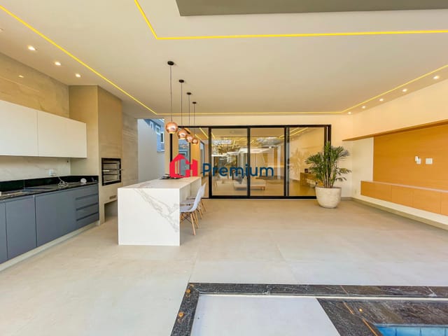 Casa 4 quartos e 7 banheiros, à venda, no bairro Barra da Tijuca em Rio de Janeiro