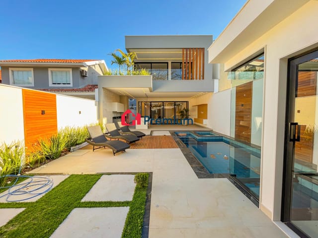 Casa 4 quartos e 7 banheiros, à venda, no bairro Barra da Tijuca em Rio de Janeiro