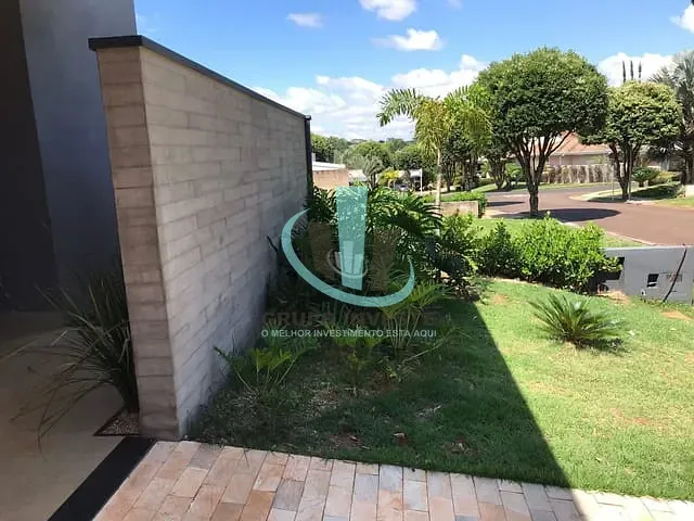 Casa com 644m² 4 quartos e 7 banheiros, à venda, no bairro RESIDENCIAL PORTAL DOS OITIS em ARARAQUARA
