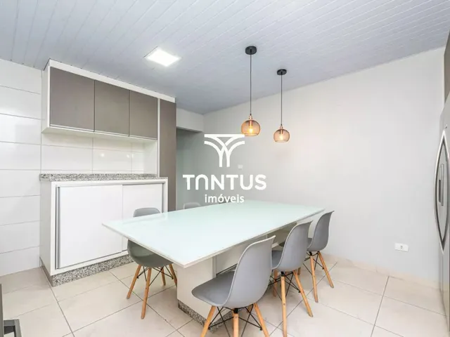 Casa com 210m² 1 quarto e 1 banheiro, à venda, no bairro Uberaba em Curitiba