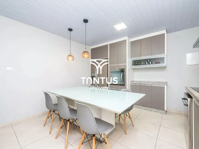 Casa com 210m² 1 quarto e 1 banheiro, à venda, no bairro Uberaba em Curitiba